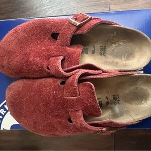 Zinfandel Boston clogs